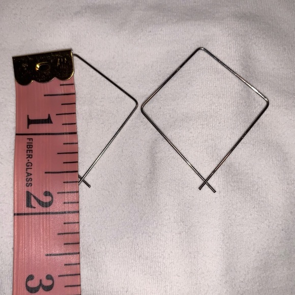 Two pairs of H&M wire earrings, silver gold tone - Picture 4 of 4